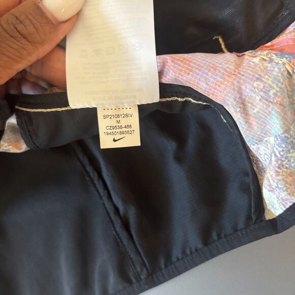 Nike Trail Packable Jacket Women's M Multi Printed Shield Windrunner CZ9538-468 - Picture 9 of 9